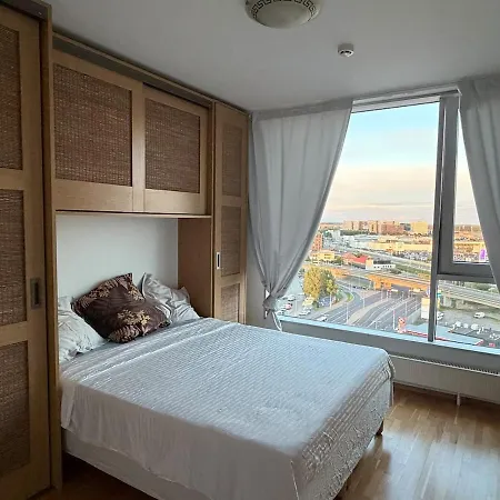 Apartment Sky-high Lake-view Retreat, Near City, Airport&bus *