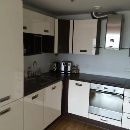 Apartment Sky-high Lake-view Retreat, Near City, Airport&bus *