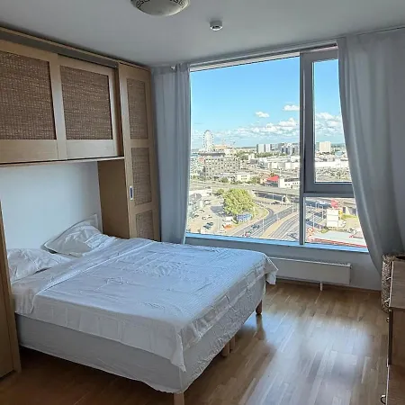 Apartment Sky-high Lake-view Retreat, Near City, Airport&bus Reval