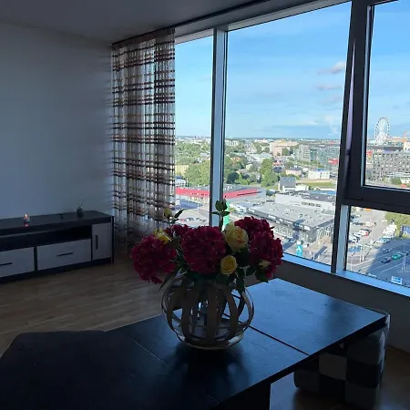 Apartment Sky-high Lake-view Retreat, Near City, Airport&bus *